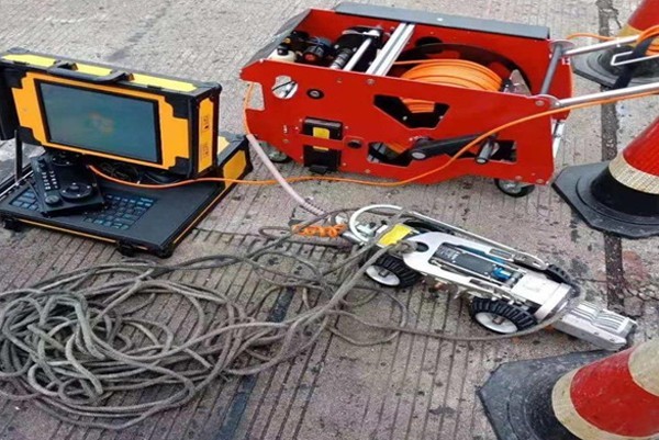 新河CCTV管道检测机器人